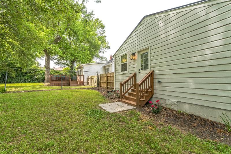 Three-Bedroom Apartment image 4