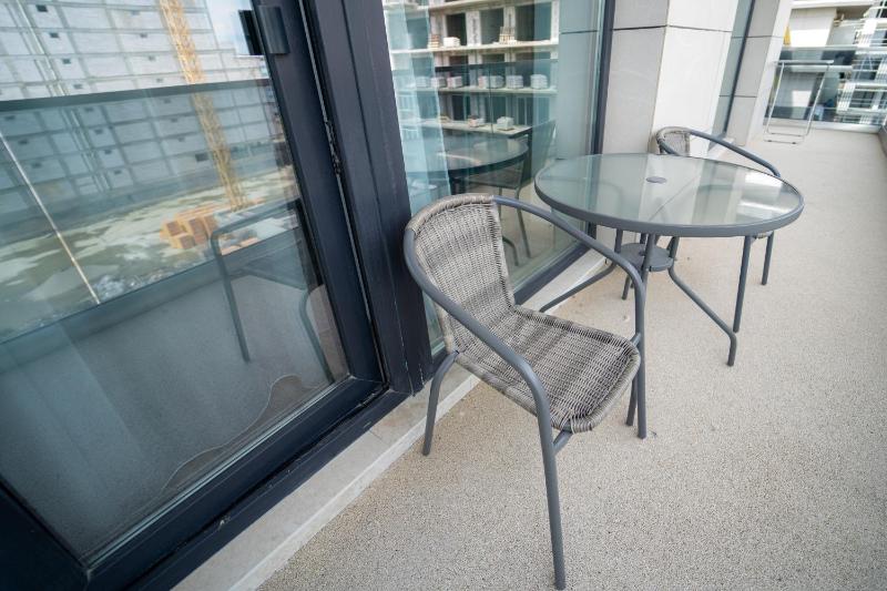 509 B2 ALMAR LUXURY RESIDENCE-Renting Apartments & Free Pool - image 9