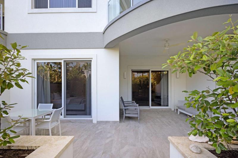 Two Bedroom Condo at One Cable Beach with Patio - image 12