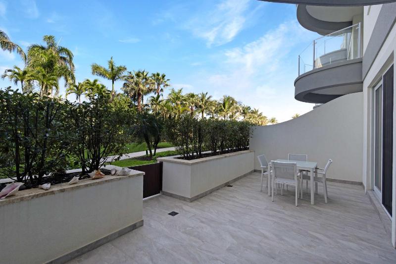Two Bedroom Condo at One Cable Beach with Patio - image 8