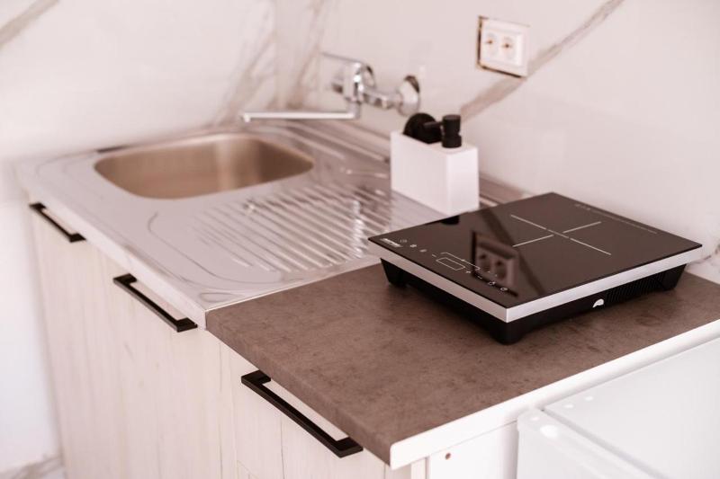 Mia Studio Apartment - image 9
