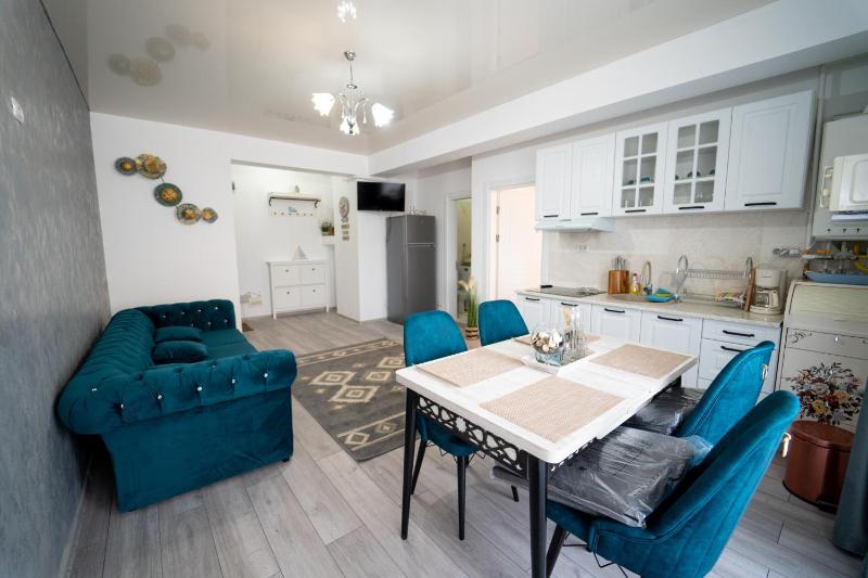 109 B2 ALMAR LUXURY RESIDENCE-Renting Apartments & Free Pool - image 14