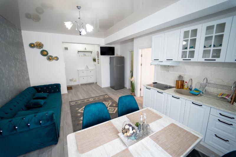109 B2 ALMAR LUXURY RESIDENCE-Renting Apartments & Free Pool - image 21