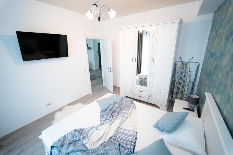 109 B2 ALMAR LUXURY RESIDENCE-Renting Apartments & Free Pool - image 31