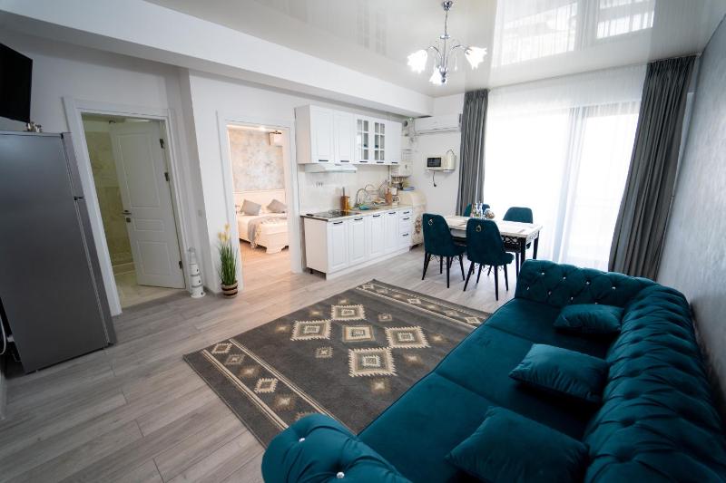 109 B2 ALMAR LUXURY RESIDENCE-Renting Apartments & Free Pool - image 7