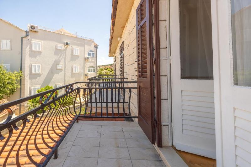 Apartment Vinka - image 50