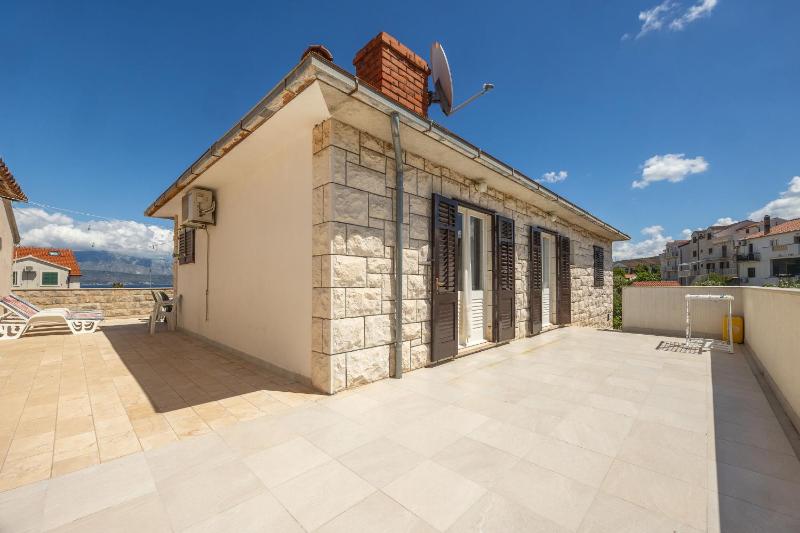 Apartment Vinka - image 11