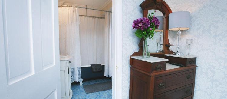 Superior Queen Room image 2