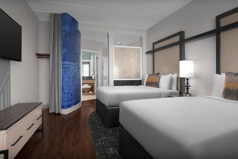 Standard Double Room with Two Double Beds image 3