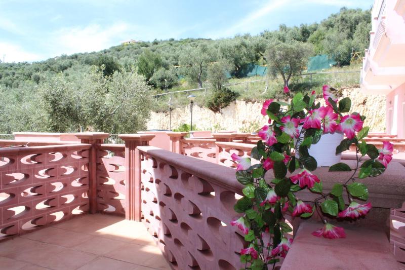 Double Room with Balcony image 4