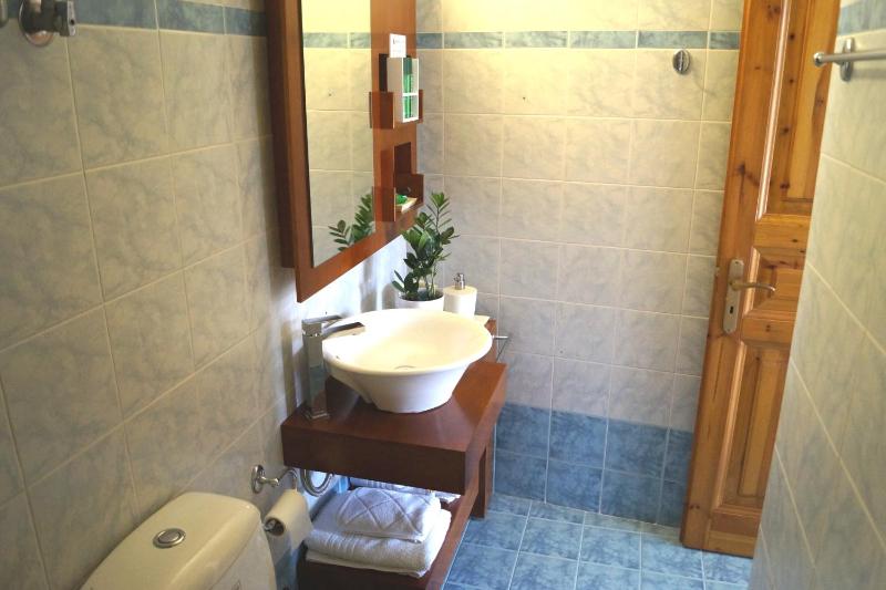 Double Room image 3