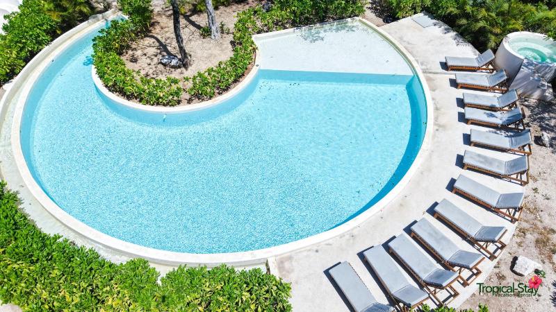 Piece of Paradise 2 Bedroom Apartment Private Pool 212 - image 8