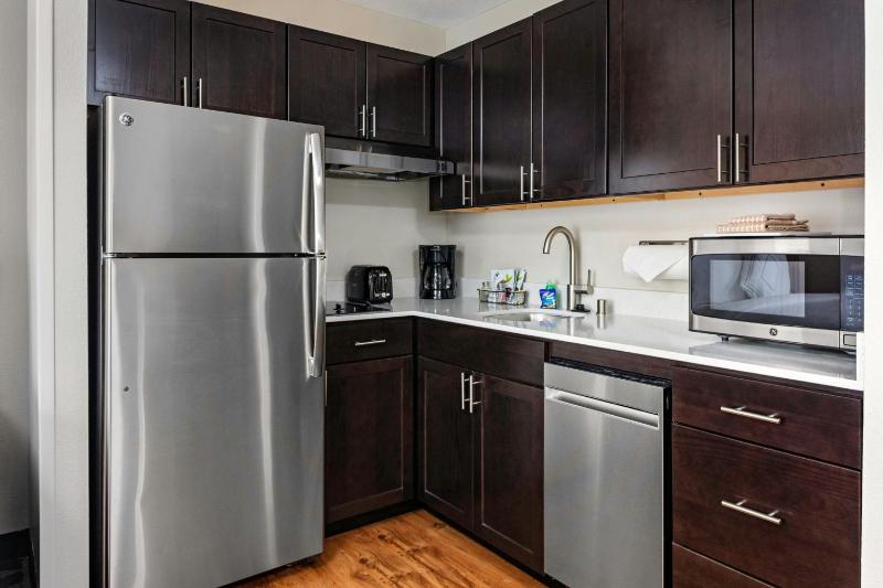 Two-Bedroom Suite - Hearing Accessible image 2