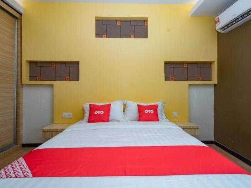 OYO 90324 Muar Station Hotel - image 11