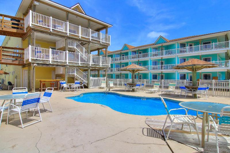 Beachgate Condo Suites and Hotel 237 condo - image 10