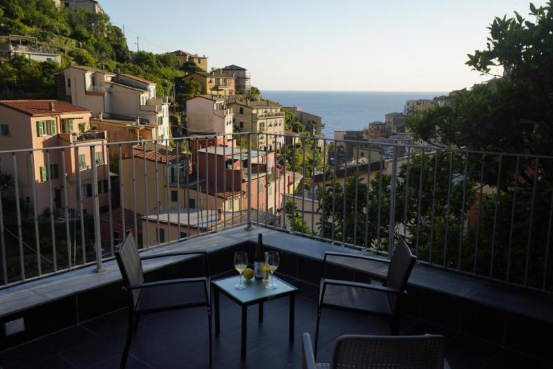 Deluxe Double Room with Balcony and Sea View image 1