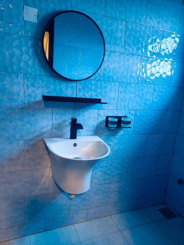 Cozy Residence V Two Bedroom Apartment Near Speke Resort - image 8
