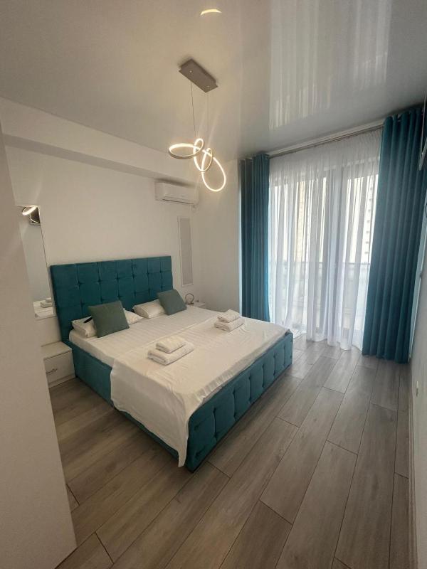 309 B2 ALMAR LUXURY RESIDENCE-Renting Apartments & Free Pool - image 1