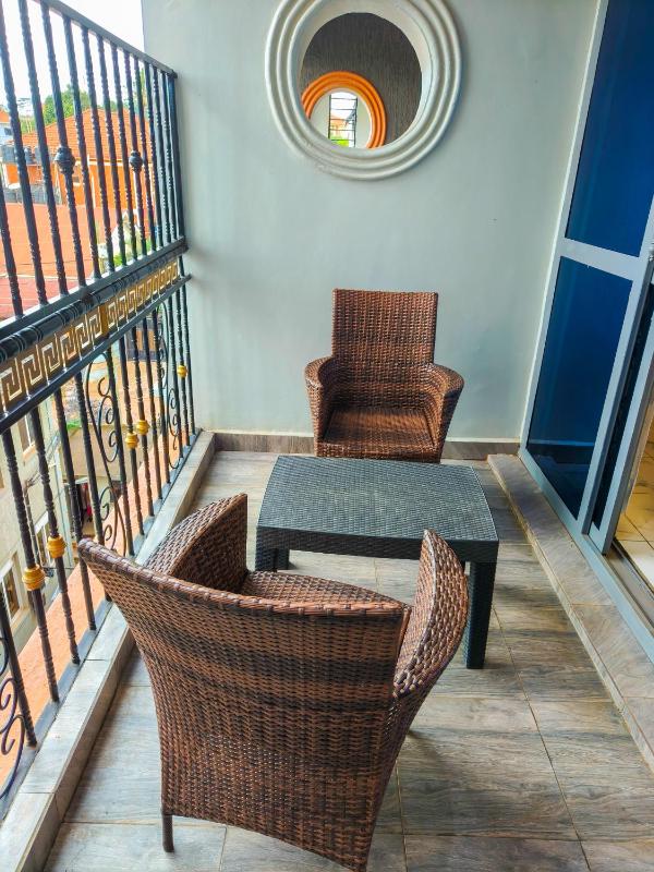 Cozy Residence V Two Bedroom Apartment Near Speke Resort - image 6