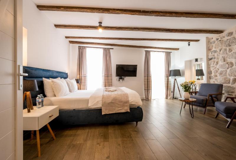 Junior Suite with Sea View image 1