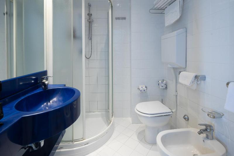 Double Room with Sea View image 1