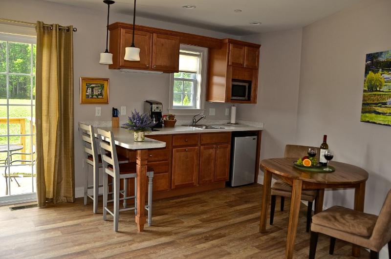 Lavendar Cottage image 2