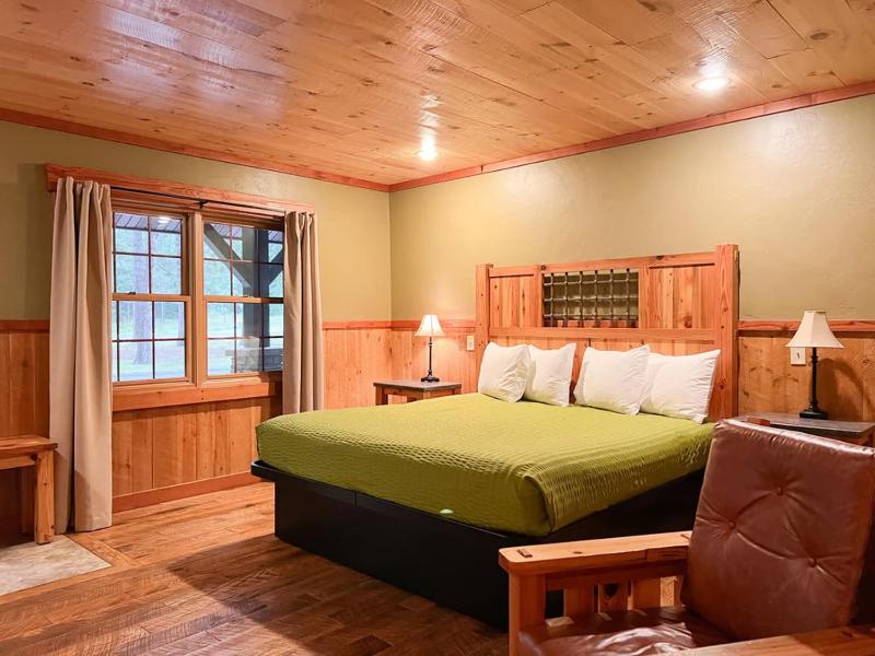 King Room image 1