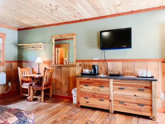 King Room image 4