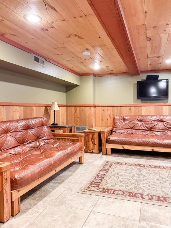 Mixed Dormitory Room image 4