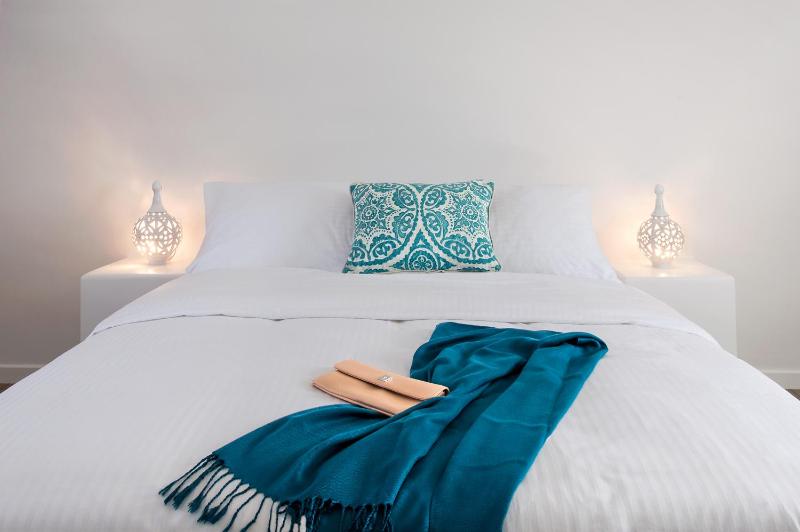 Honeymoon Suite with Outdoor Heated Tub and  Caldera View image 2
