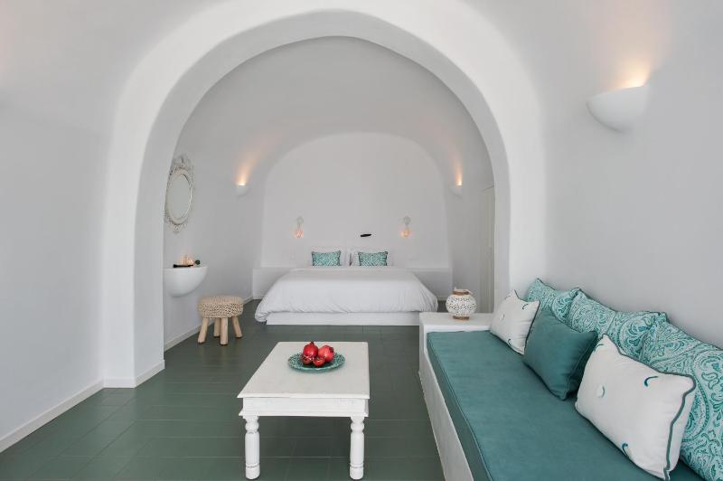 Superior Suite with Outdoor Heated Tub and Caldera View image 4