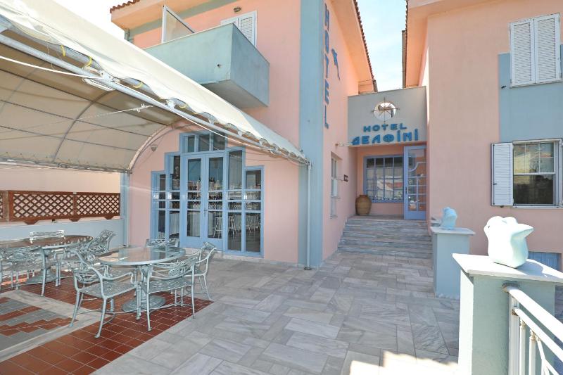 Dolphin Hotel - image 50