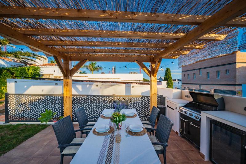 Typical beach house Las Chapas Playa with heated pool - image 34