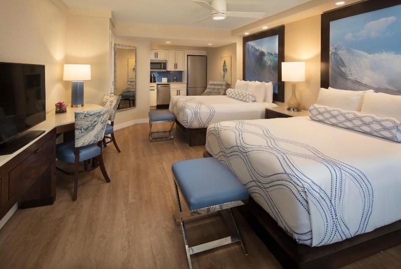 Deluxe Queen Room image 1