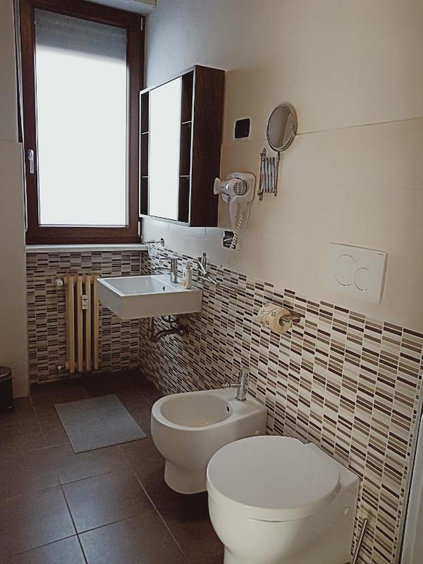 Double Room with Private Bathroom image 3