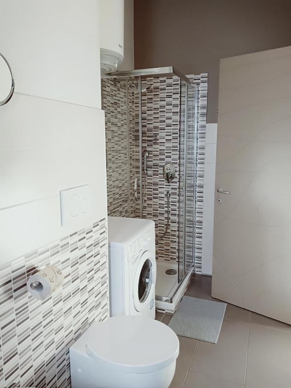 Double Room with Private Bathroom image 4