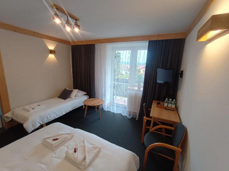 Standard Triple Room image 4