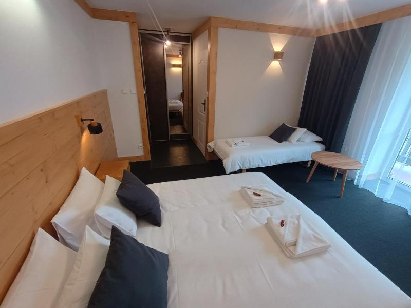 Standard Triple Room image 3