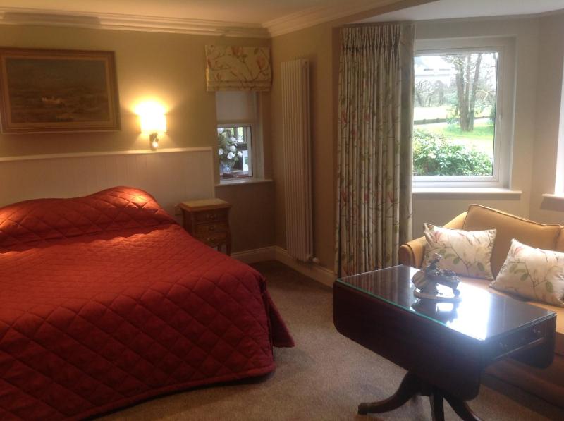 Standard Double Room image 2