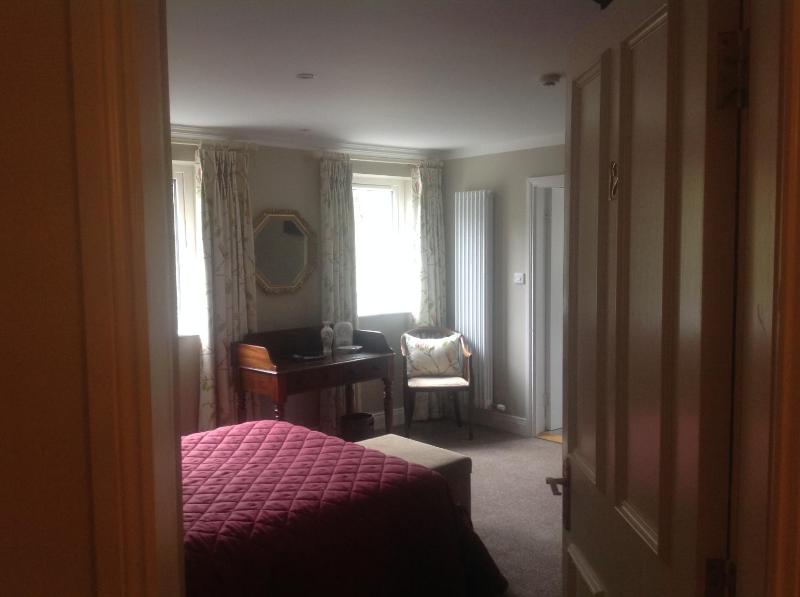 Twin Room image 1