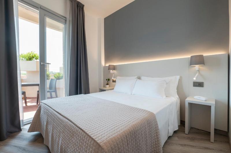 Double Room image 1