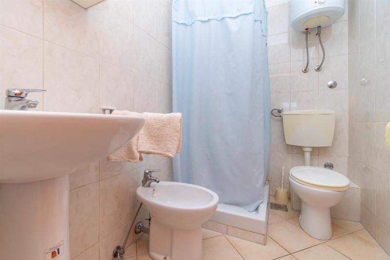 One-Bedroom Apartment with Sea View image 2