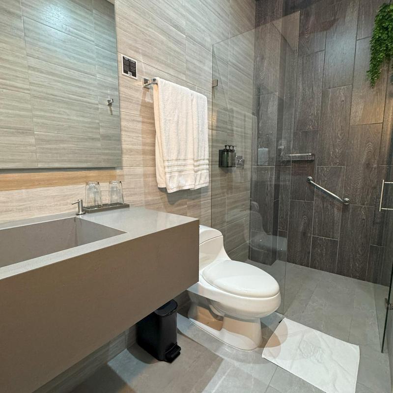 4 Sur Hotel - image 11