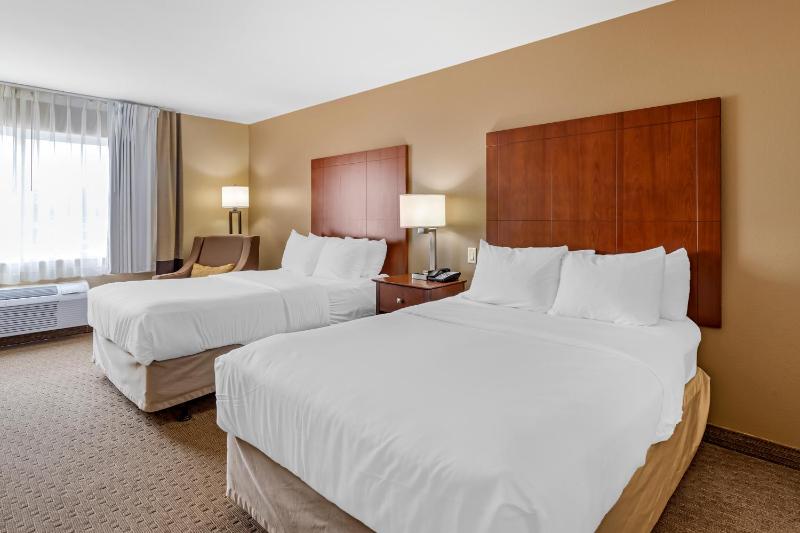 Double Room with Two Double Beds - Non-Smoking image 4