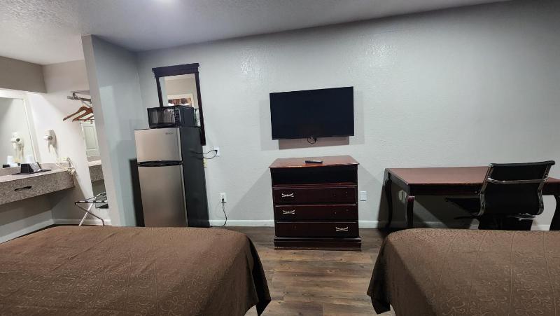 Express Inn Hobby Airport - image 19