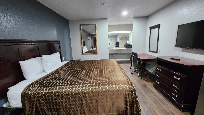 Express Inn Hobby Airport - image 20