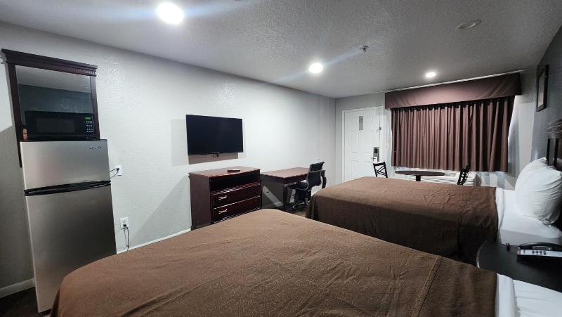 Express Inn Hobby Airport - image 21