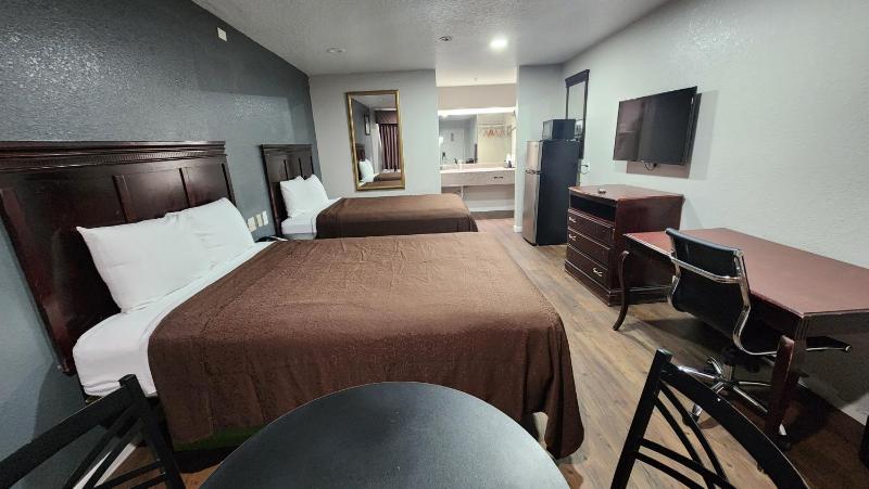 Express Inn Hobby Airport - image 18