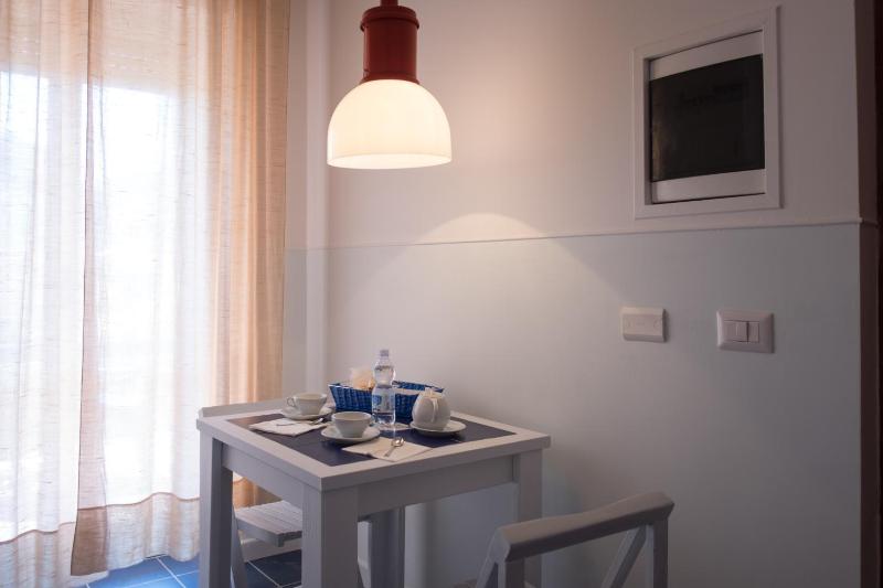 Classic Double Room image 4