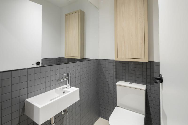 Smithe House - image 6